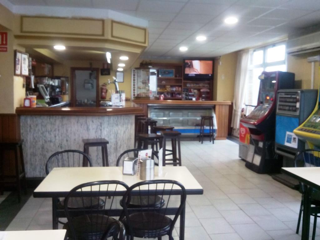 Hostal Chiquin Tapia De Casariego Exterior photo